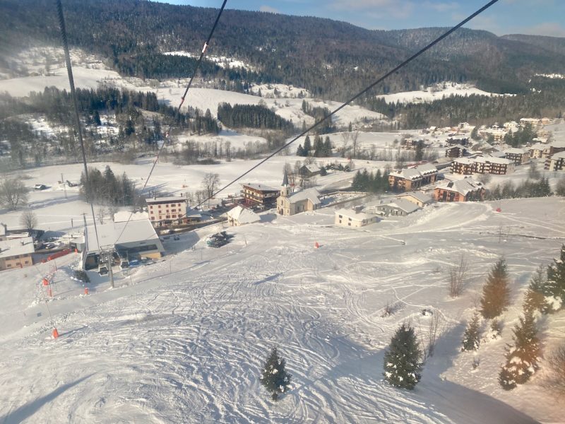 Pays de Gex, Jura mountains. Image © PlanetSKI